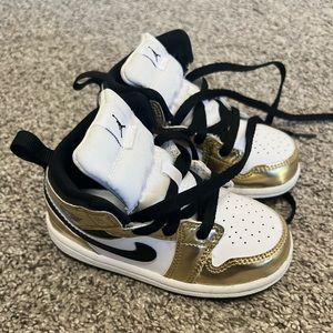 Perfect condition only worn once Toddler girl air jordan size 7